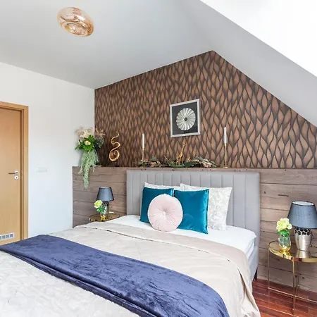 Deluxe Quentin 3bedrm, 2bathrm Budapest