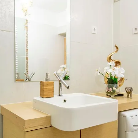 Apartment Deluxe Quentin 3bedrm, 2bathrm