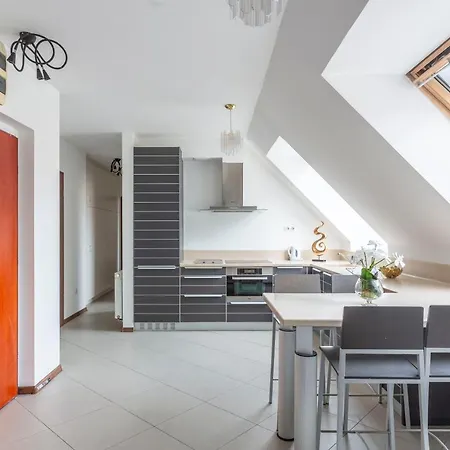 Deluxe Quentin 3bedrm, 2bathrm Apartment Budapest