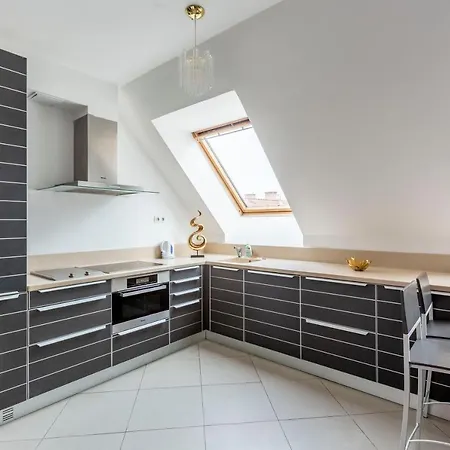 Deluxe Quentin 3bedrm, 2bathrm Apartment Budapest