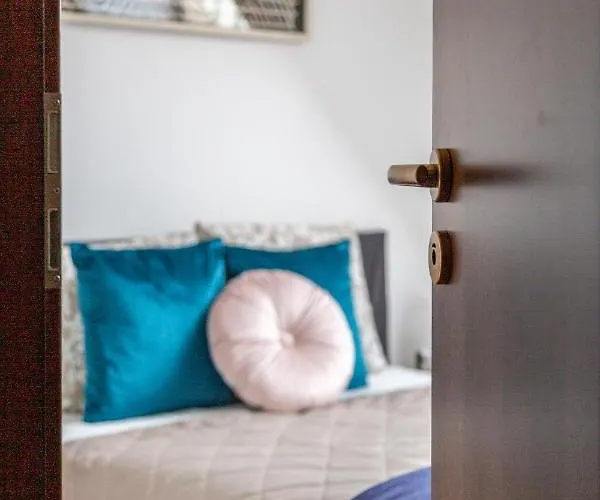 Deluxe Quentin 3bedrm, 2bathrm Budapeşte