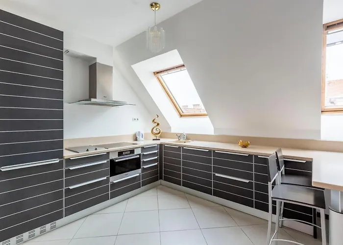 Deluxe Quentin 3bedrm, 2bathrm Daire Budapeşte